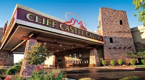 how far is cliff castle casino from sedona
